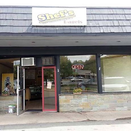 TEE SIGN FRIEND - $100, (72 Available) Tee - Sign Sponsor, four per Tee box. - Shef's Bagels, $10 Gift Certificate - Logo