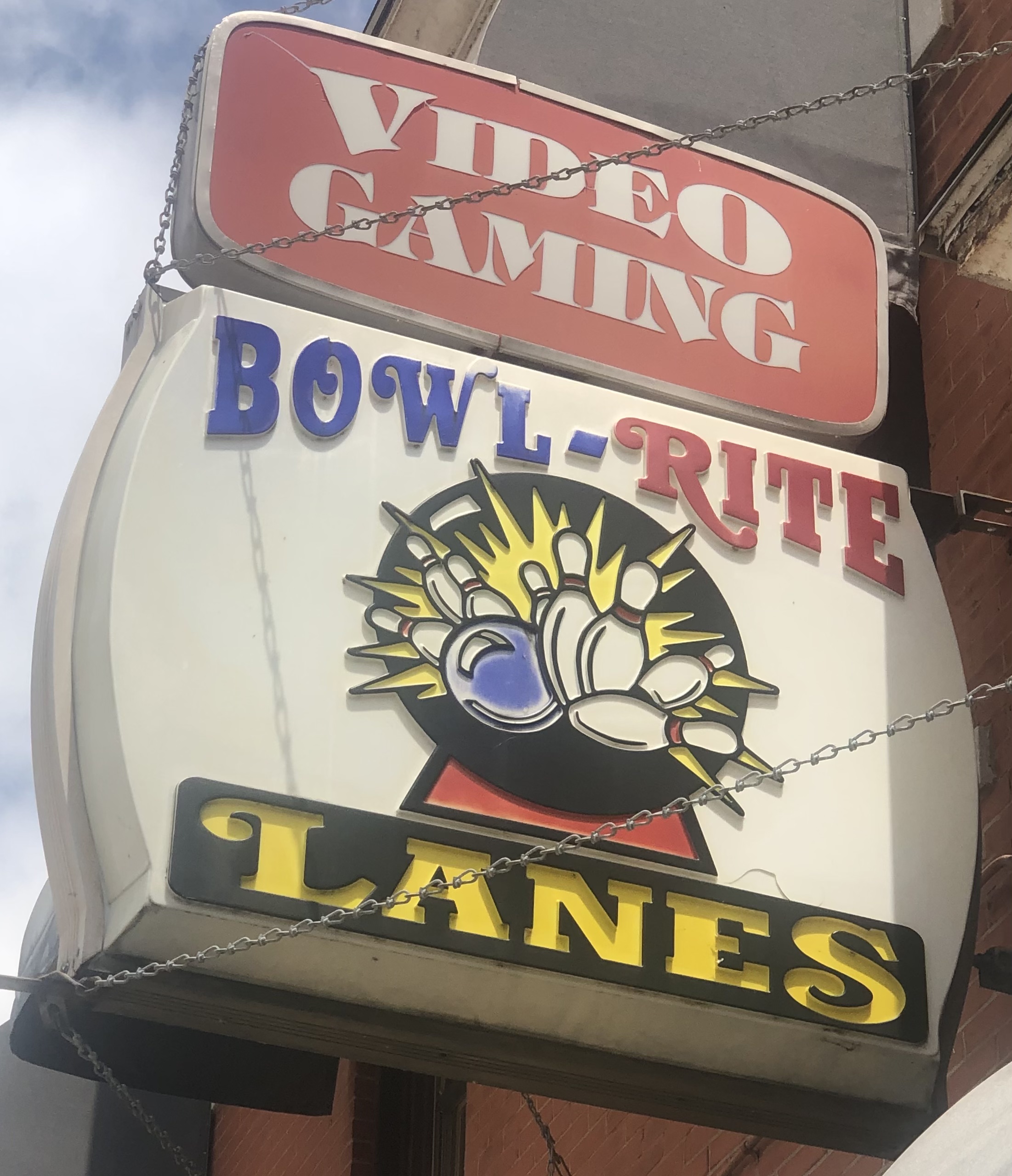 EAGLE CART SPONSOR - Kim and Sue's Bowl Rite Lanes - Logo