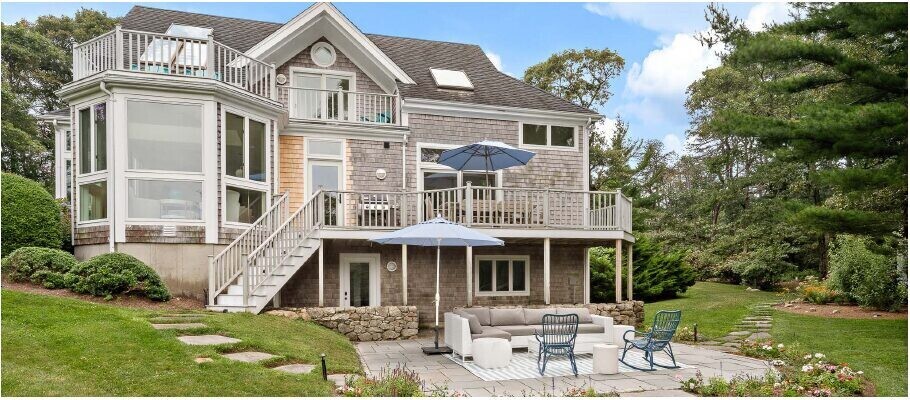 Newly remodeled 14 Uncatena home in Vineyard Haven